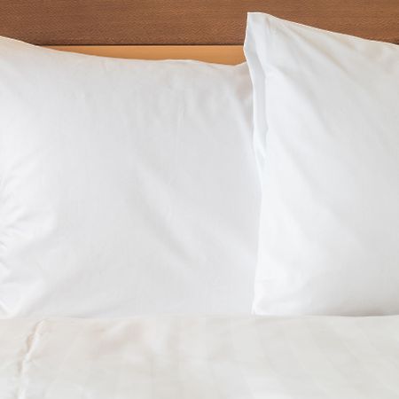 Holiday Inn Express Deforest By Ihg Экстерьер фото