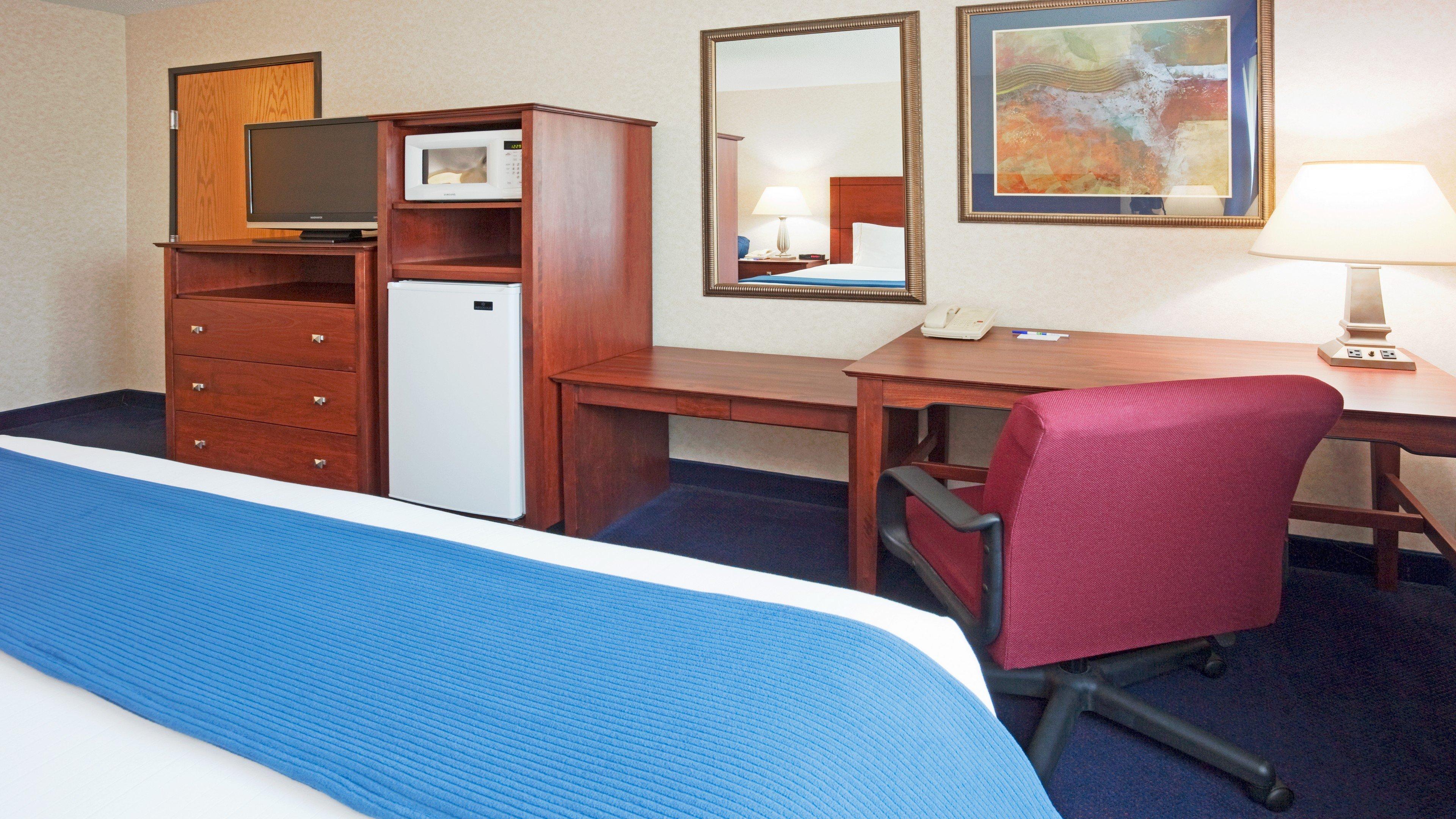 Holiday Inn Express Deforest By Ihg Экстерьер фото