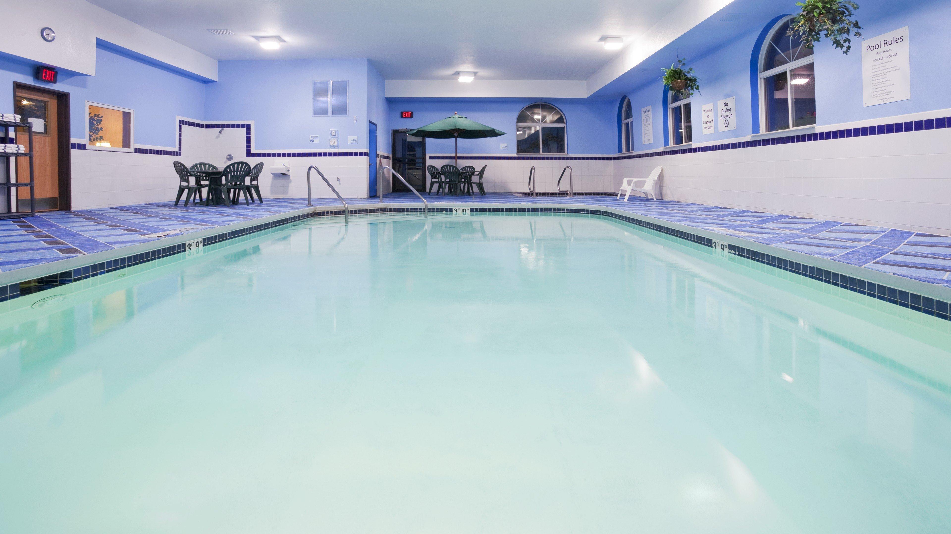 Holiday Inn Express Deforest By Ihg Экстерьер фото