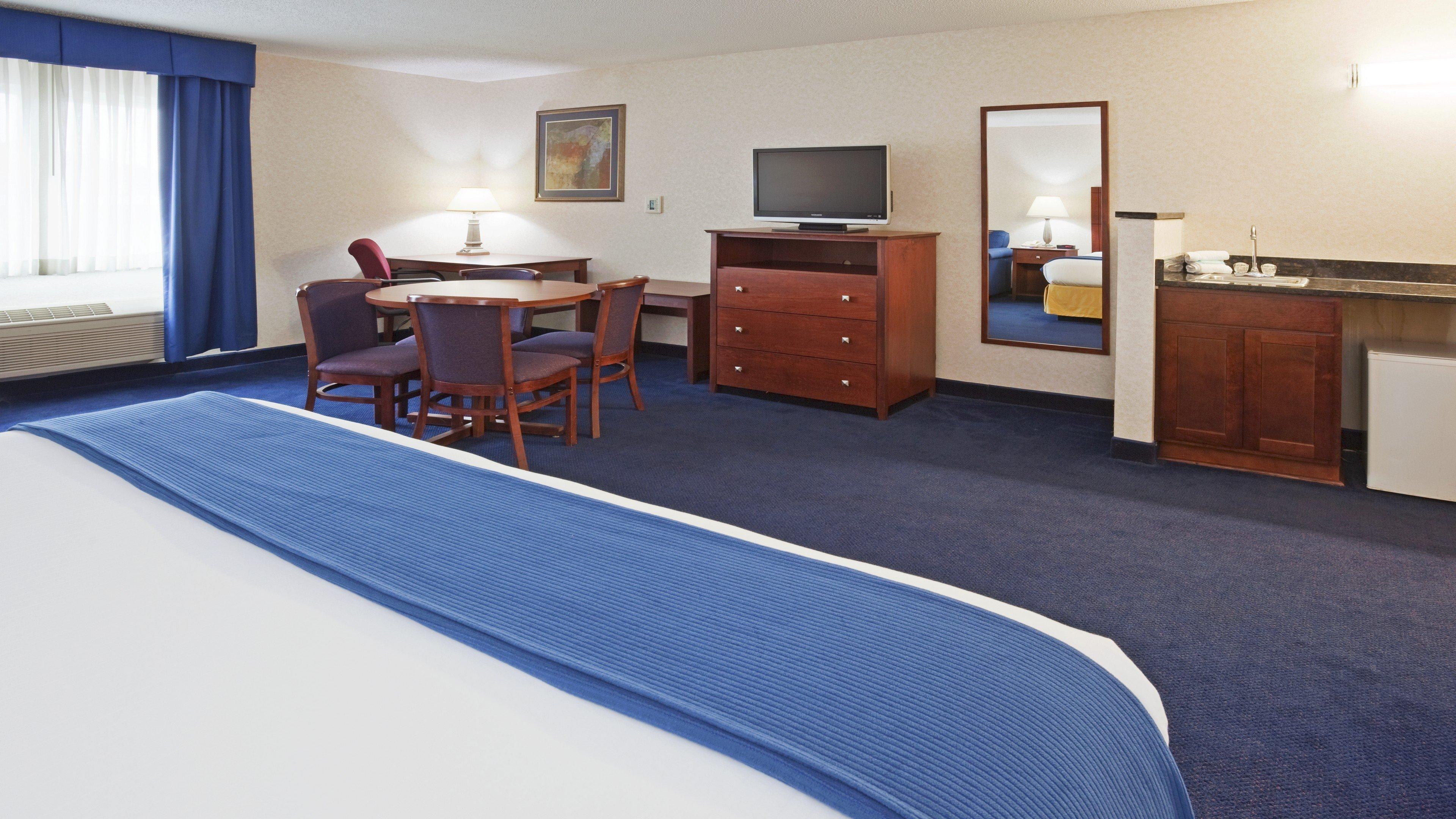 Holiday Inn Express Deforest By Ihg Номер фото